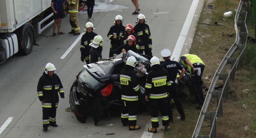 Groźny wypadek na A4. Zderzenie tira i osobówki