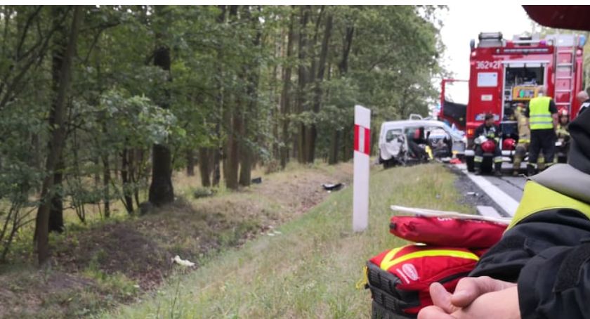 Śmiertelna czołówka na drodze krajowej nr 94  pod Kawicami