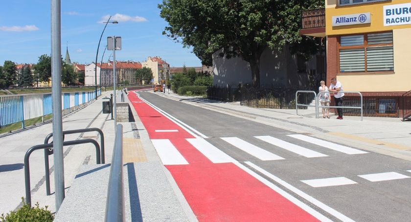 Nadbrzeżna już przejezdna, promenada nad Kaczawą nareszcie gotowa