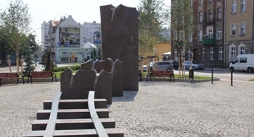 Legnica odda hołd ofiarom ofiarom rzezi wołyńskiej sprzed 76 lat