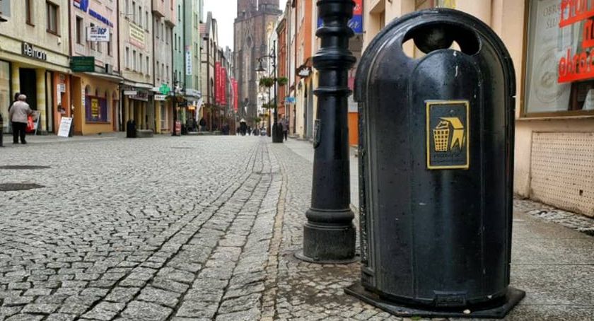 Zarząd Dróg Miejskich kupi nowe kosze na śmieci. Wiadomo od kogo