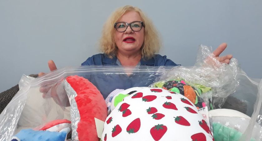 Znana wolontariuszka szyje pluszaki dla małych pacjentów szpitala
