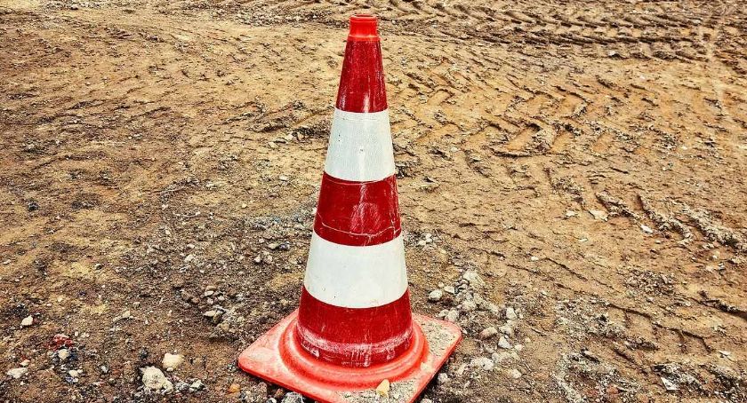 Uwaga kierowcy! Nocne utrudnienia na trasie Legnica - Złotoryja