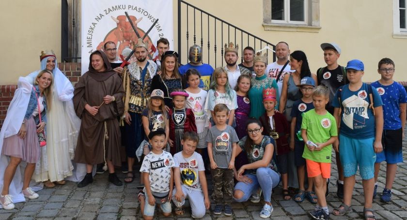 Rycerze, mnisi i zjawy poprowadzili Grę Miejską na Zamku Piastowskim 