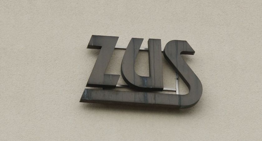 Czy emeryt może nadal pracować i nie stracić świadczenia z ZUS ? 