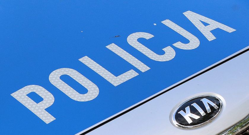 Cud, że nie doszło do tragedii! Policjanci zbierali z jezdni pijanego kierowcę 