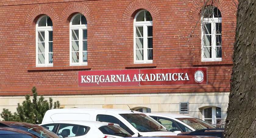 Chcesz studiować na PWSZ? Sprawdź na jakich kierunkach są wolne miejsca