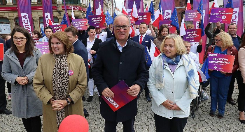 Lewicobus w Legnicy. O czym mówił w rynku przewodniczący SLD? [FOTO]