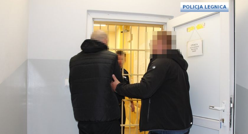 Spowodował wypadek, nie udzielił pomocy i uciekł. Jest już w areszcie 