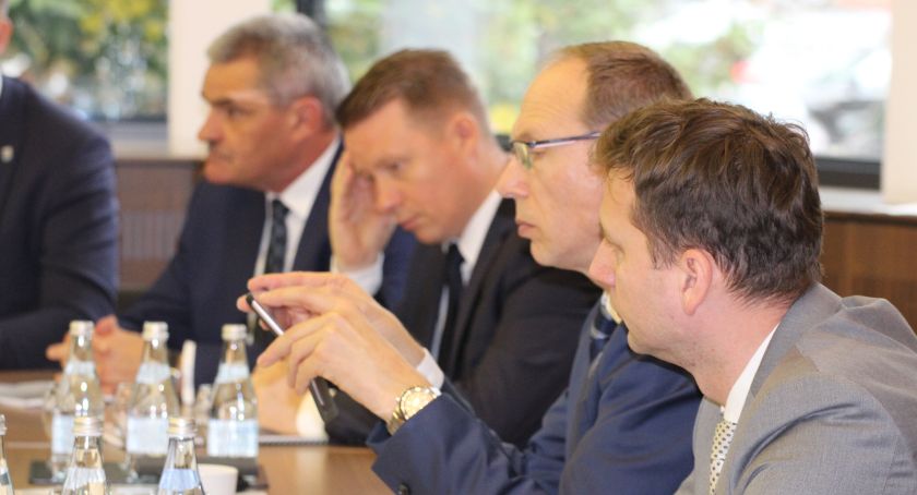 Samorządowcy z regionu z wizytą w siedzibie KGHM [ZDJĘCIA]