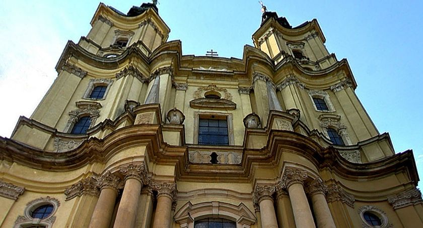 Zakonnik z Legnicy odwieszony. Wrócił do kierowania katolicką szkołą