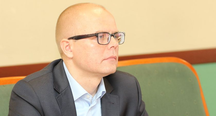 Wiceszef rady miejskiej pyta o zagraniczne delegacje prezydenta