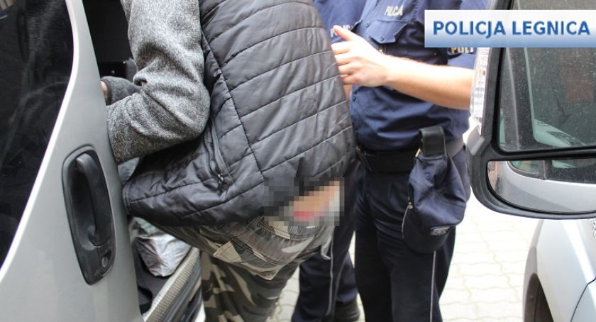 Bandzior z Chojnowa napadł na staruszka i zabrał mu pieniądze