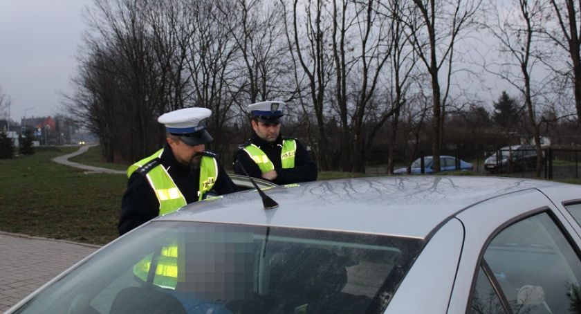 Policja złapała kilku kierowców jeżdżących po mieście bez prawa jazdy