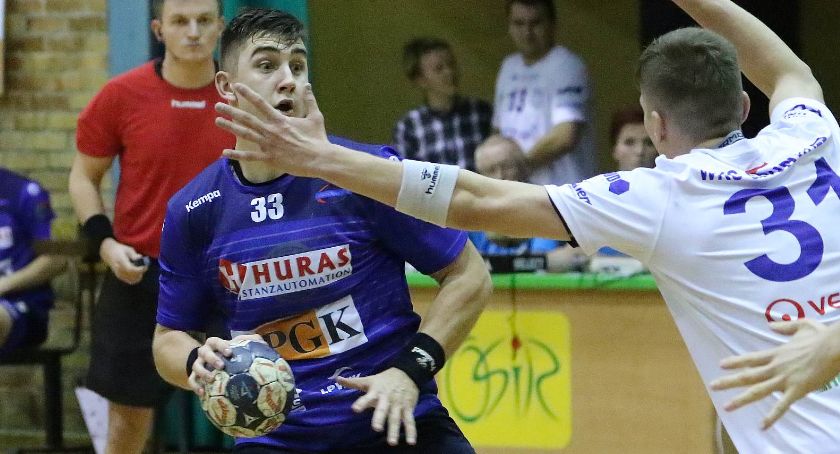 Siódemka Miedź kontra beniaminek. Artur Szabat wraca do Legnicy