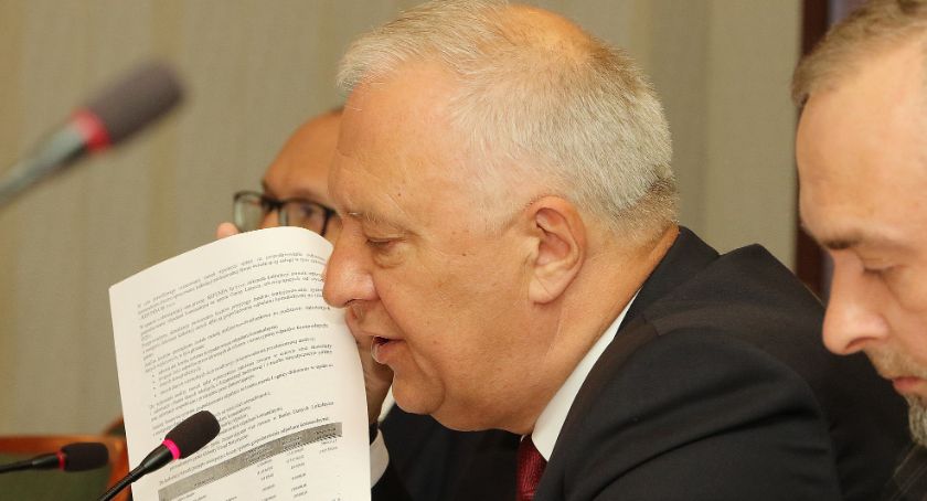 Jak głosowali radni ws. podatków, opłaty za śmieci i likwidacji bibliotek