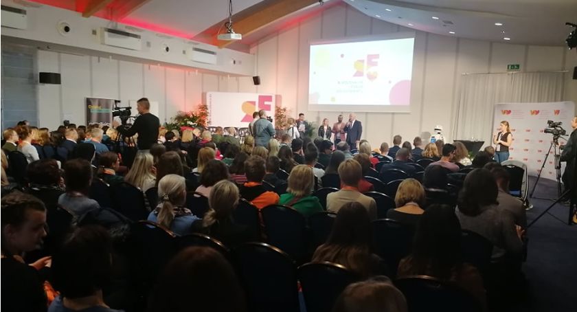 Dwa dni rozmów i warsztatów o wolontariacie w Legnicy [ZDJĘCIA]