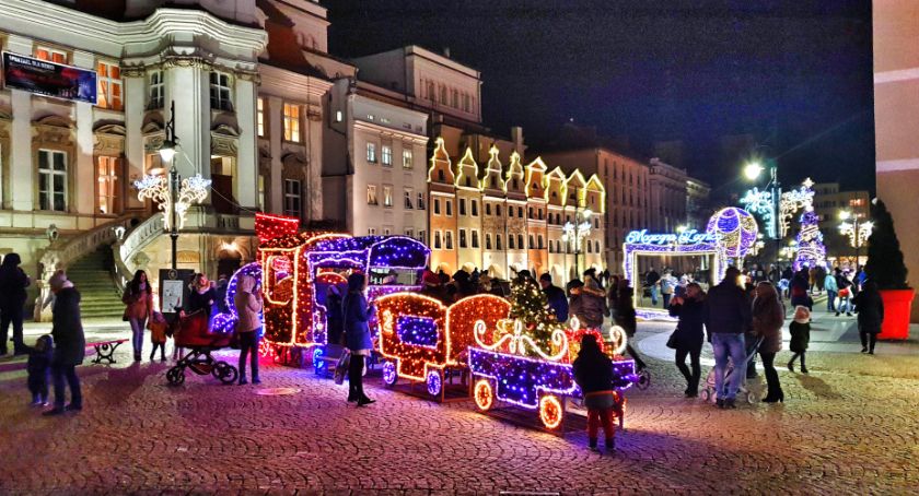 W całym mieście już rozbłysły świąteczne iluminacje [ZDJĘCIA]