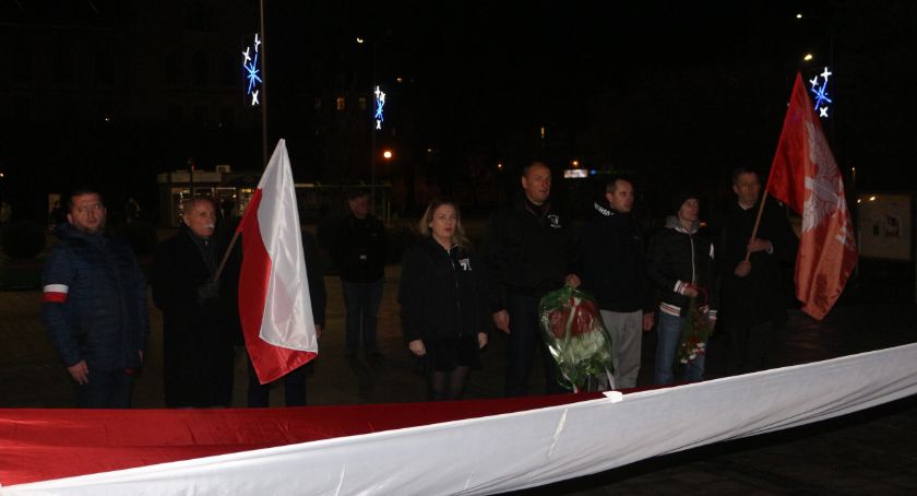 Prawica pamięta o ofiarach stanu wojennego i wierzy w komunistycznych działaczy