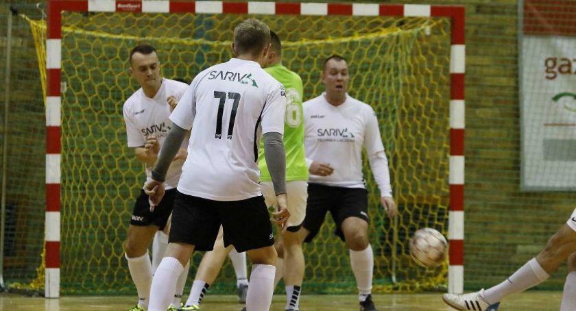 Legnicka Liga Halowa Saller Cup: Auto Elektryk i Sariv liderami [ZDJĘCIA]