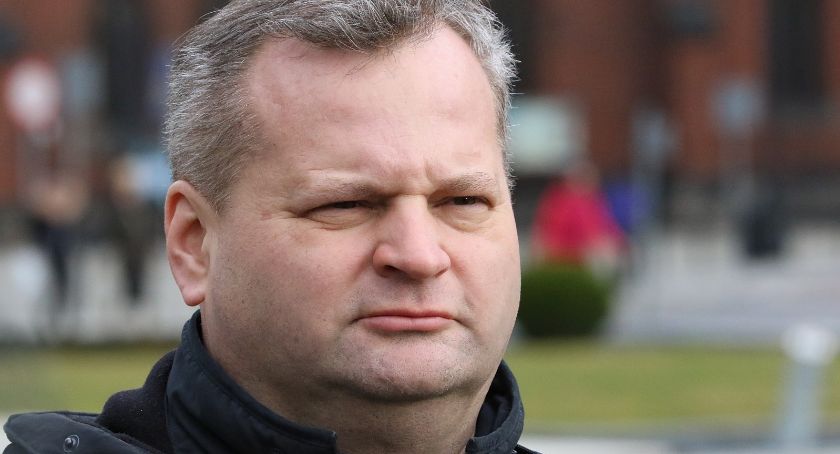 LPGK rozwozi nowe śmietniki, prezes prosi legniczan o cierpliwość