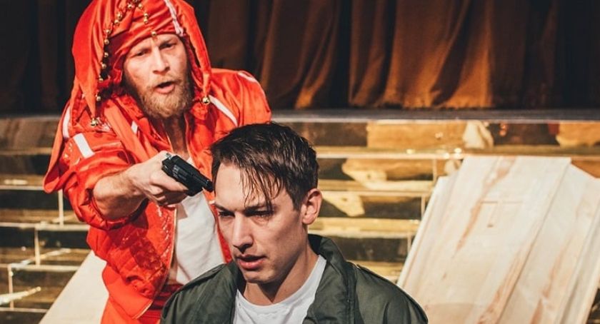 Legnicki aktor zamienił deski Teatru Modrzejewskiej na scenę Capitolu