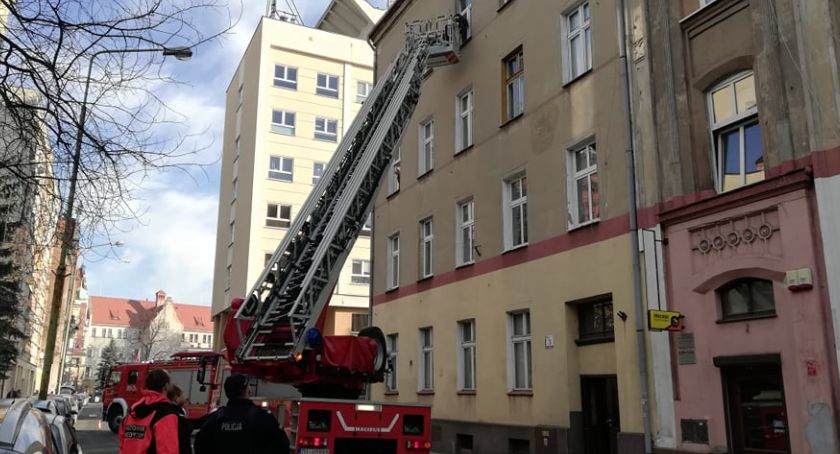 Akcja służb mundurowych w centrum miasta i niewyjaśniona historia