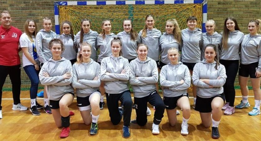 Juniorki UKS Dziewiątka rozpoczynają walkę w mistrzostwach Polski