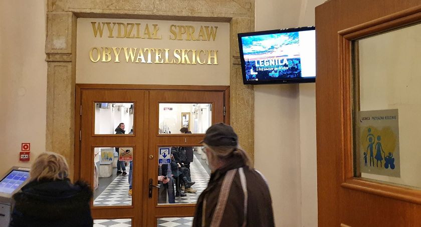 Chcesz zarejestrować samochód? Musisz uzbroić się w cierpliwość