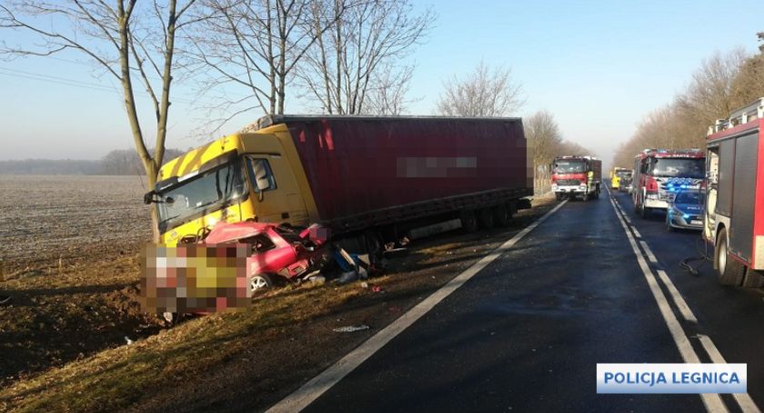 Śmiertelny wypadek na DK nr 94 pod Legnicą. Są utrudnienia w ruchu
