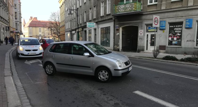 Prezentujemy mistrza parkowania w Legnicy. Brawa za kreatywność! 