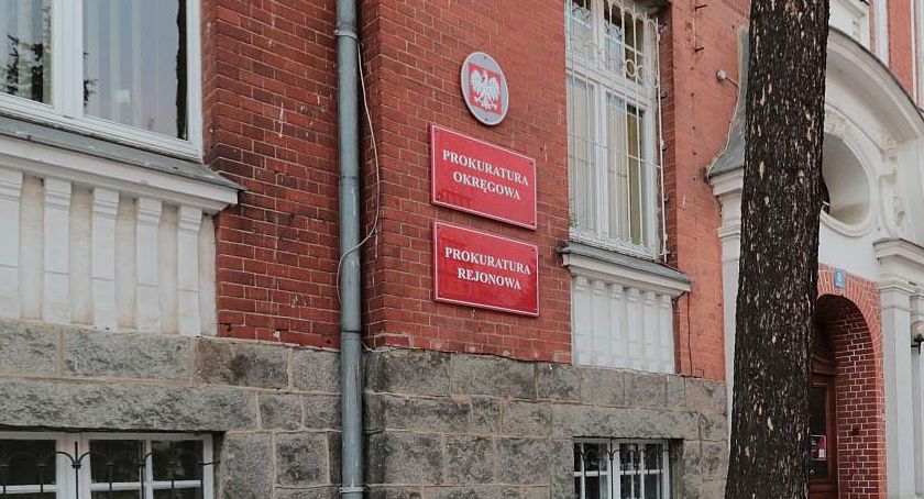 Prokuratura: areszt dla 25-latka, który wyrzucił psa przez okno