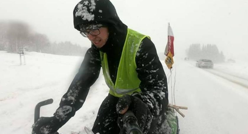 Przejechał rowerem 8500 km i zdobył przylądek Nordkaap ze złotówką w kieszeni!