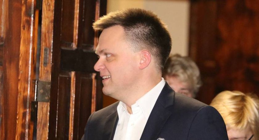 Gwiazda TV i czarny koń wyborów Szymon Hołownia w Legnicy