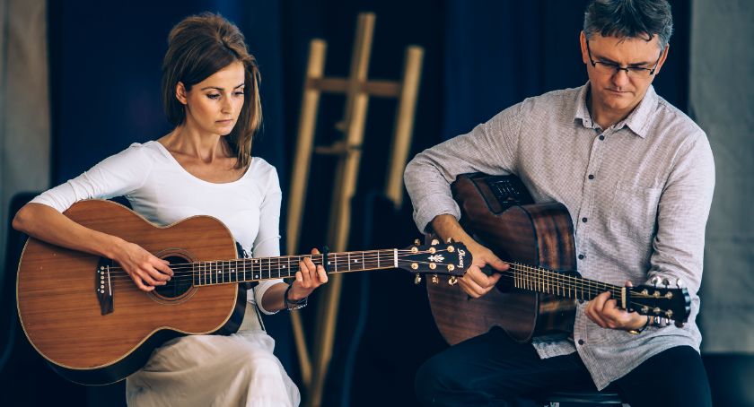 Korycki i Żukowska zabiorą nas w muzyczny rejs do krainy poezji śpiewanej