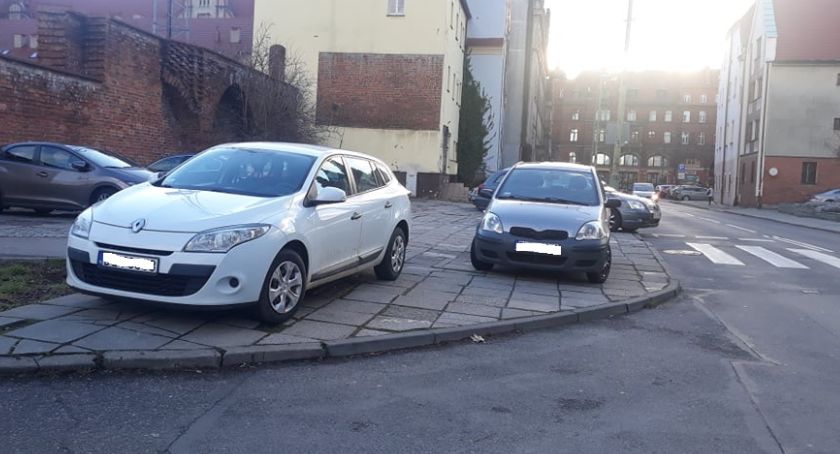 Tak się parkuje w Legnicy! Oto zdjęcia czytelników TuLegnica.pl
