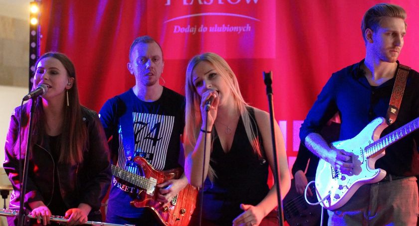 Dali rocka na muzycznych Walentynkach w Galerii Piastów [ZDJĘCIA]