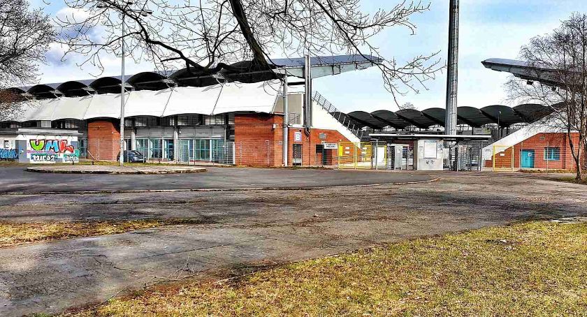 Zniknął stary skatepark w parku. OSiR:  „W trosce o bezpieczeństwo”