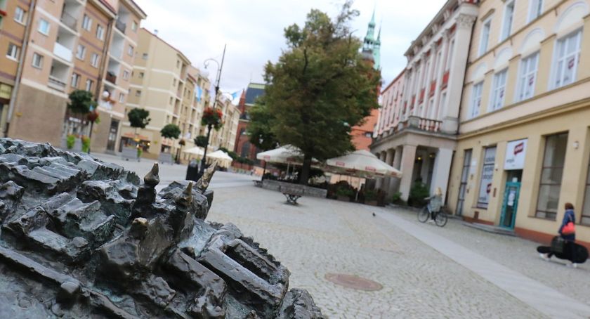 ZDM ogłosił przetarg. Do wzięcia sprzątanie i odśnieżanie rynku