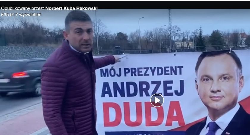 Legniczanin ściąga baner Andrzeja Dudy. Jego film robi furorę w sieci