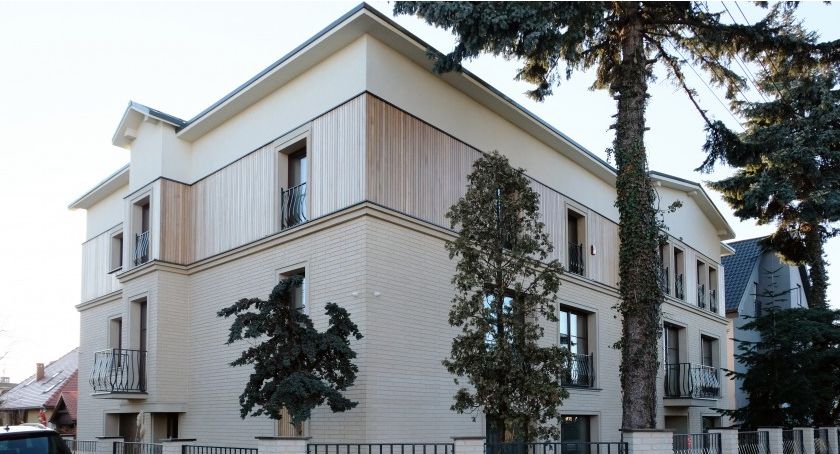 Żółta Poziomnica 2019 dla Bartosza Kościelnego za renowację przychodni