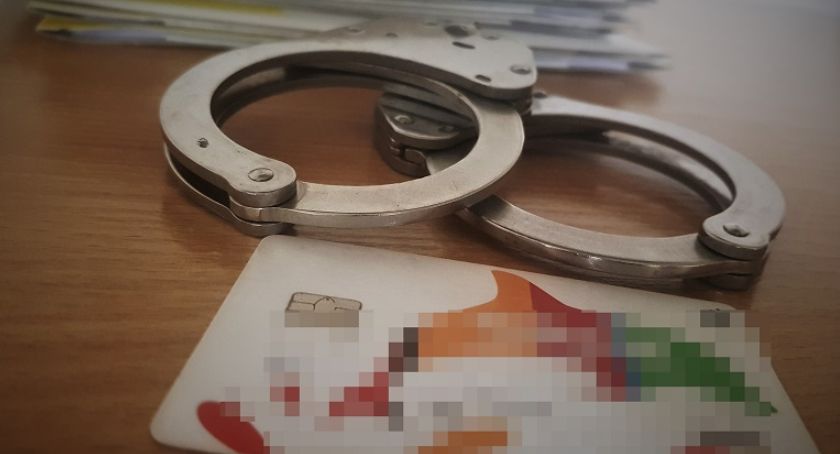 Płacił znalezioną kartą. Teraz może trafić za kraty nawet na 15 lat!