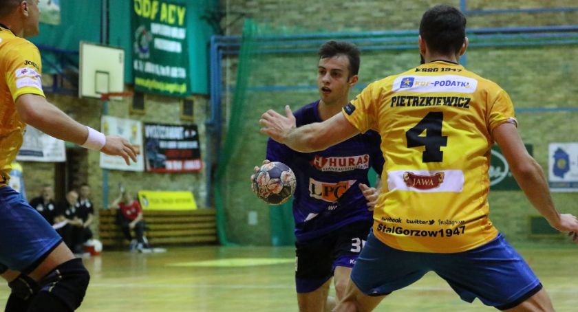 Sport przegrał z koronawirusem. Mecz Stal – Siódemka przy pustych trybunach