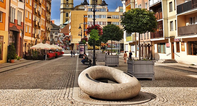 Komunalna spółka będzie sprzątać i odśnieżać rynek oraz przyległe ulice