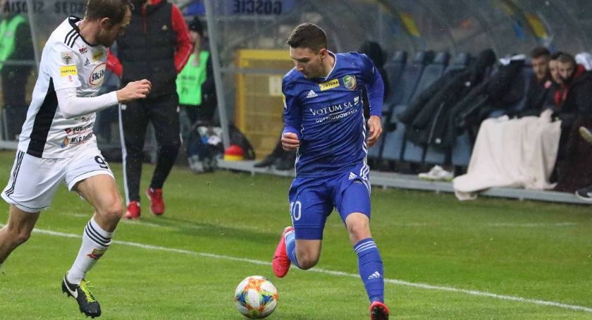 Piątkowy mecz Miedzi Legnica ze Stalą Mielec obejrzymy na IPLA.TV