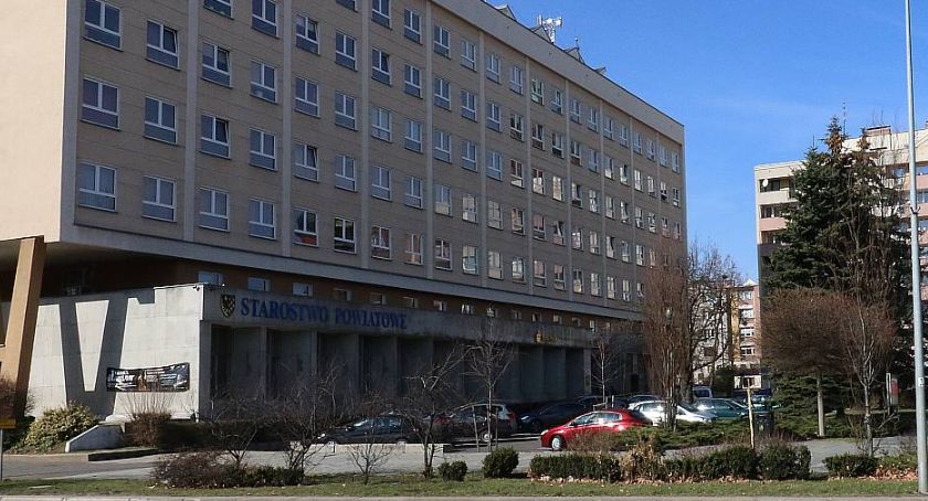 Starostwo powiatowe: nie będzie kar za brak rejestracji samochodów