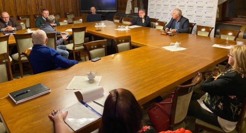 Koronawirus zaatakował sztab kryzysowy w Legnicy. Kto ma kwarantannę?