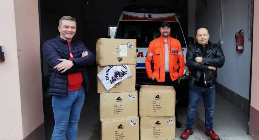 Motocykliści z Wulkan Team sprezentowali ratownikom kombinezony