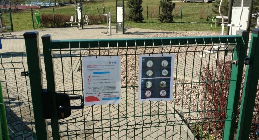 Urząd miasta prosi o unikanie placów zabaw, boisk i plenerowych siłowni