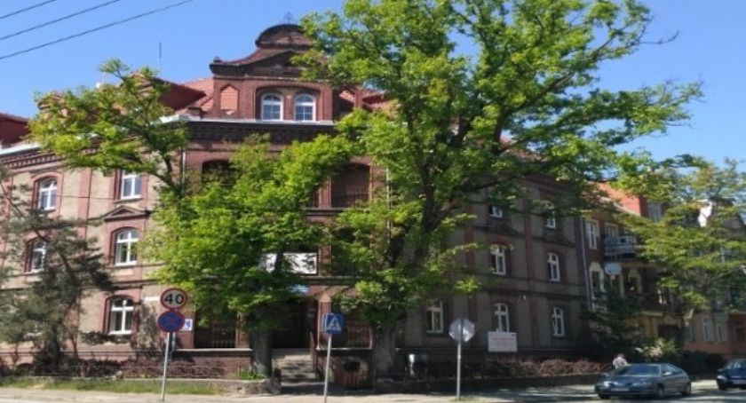 MOPS: załóżcie konto w banku, bo kasy mogą zostać zamknięte!